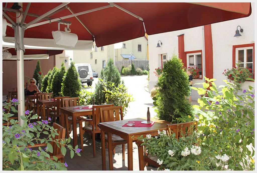 Hotel-Restaurant Ochsen Blaubeuren Exterior photo
